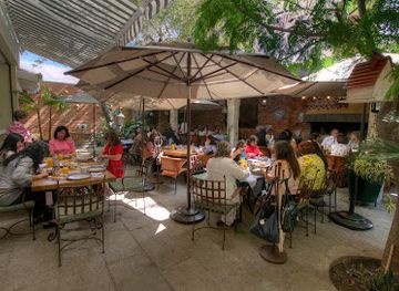 mexico/guadalajara/chapultepec/restaurant/rio-viejo