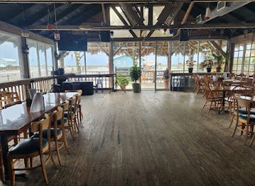 louisiana/chenier-plain/restaurant/coco-marina