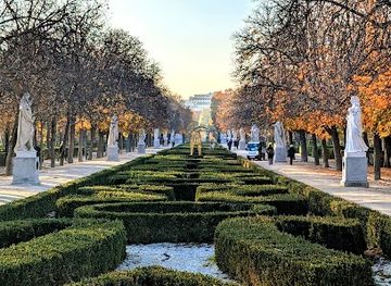 spain/madrid/retiro/restaurant/paseo-de-las-estatuas