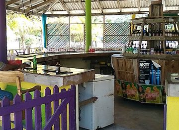 jamaica/port-antonio/restaurant/bentley-s-island-grill