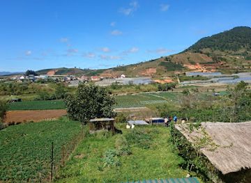 vietnam/dalat/langbiang-mountain/restaurant/k-be-s-wood-fired-pizza-bbq