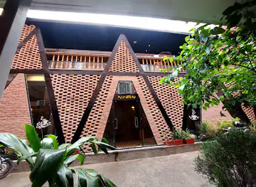 Graveaty Restaurant and Bar