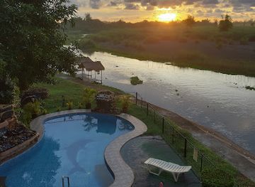 philippines/anawangin-cove/restaurant/monty-s-riverside-view-resort