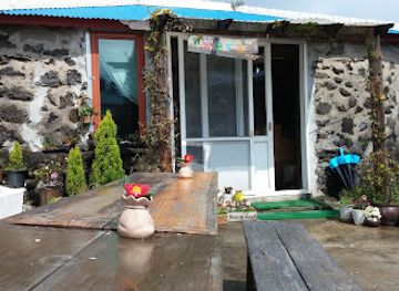 south-korea/jeju-city/restaurant/chaesik-cafe-jageun-bueok