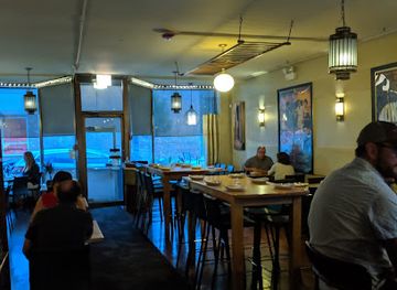 illinois/berwyn/restaurant/autre-monde-cafe-spirits