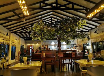 myanmar-burma/kayin-state/restaurant/goldious