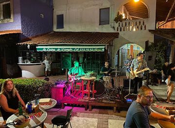 mexico/ixtapa-zihuatanejo/restaurant/frank-s-bar-grill-ixtapa