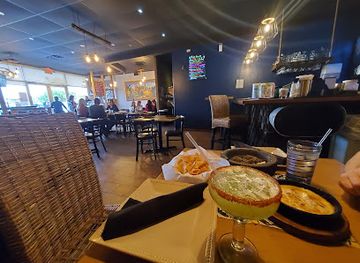 texas/brownsville/restaurant/la-troje-bar-and-grill