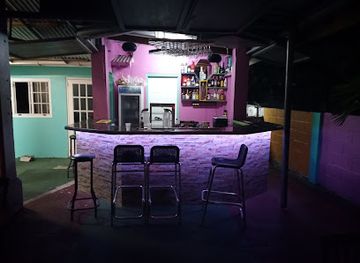 saint-vincent-and-the-grenadines/kingstown/restaurant/smile-and-chill