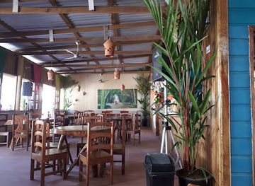 honduras/tela/restaurant/restaurante-brisas-del-mar