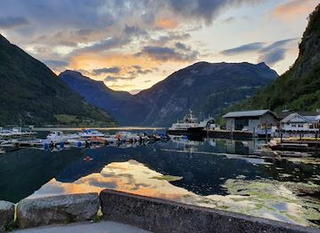 norway/geirangerfjord/restaurant/brasserie-posten
