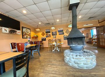 tennessee/cades-cove/restaurant/good-vibes-on-the-river