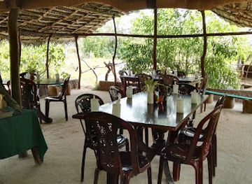 sri-lanka/wilpattu-national-park/restaurant/lagoon-breeze-restaurant