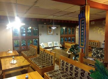 bhutan/paro/restaurant/authentic-pizza