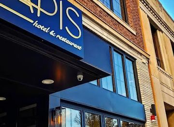 wisconsin/kenosha/restaurant/the-apis-hotel-restaurant