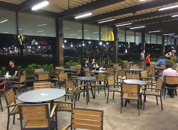 singapore/east-coast-park/restaurant/mcdonald-s-marine-cove