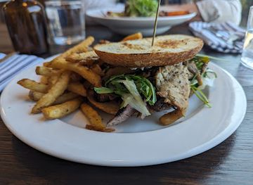 michigan/saugatuck/restaurant/lady-bird