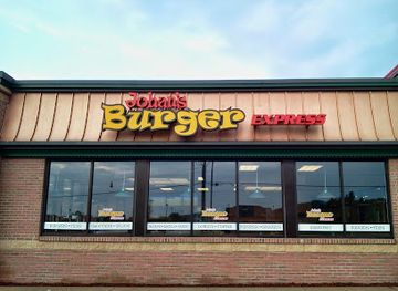 michigan/harbor-springs/restaurant/johan-s-burger-express