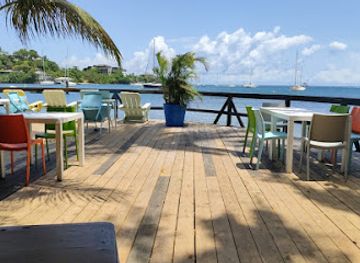 saint-vincent-and-the-grenadines/mustique/restaurant/flowt-beach-bar