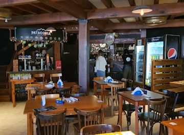 argentina/villa-la-angostura/restaurant/estacion-ciervo-negro