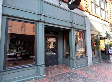 maine/portland/restaurant/regards