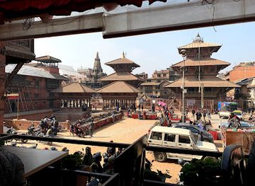 nepal/patan/bangalamukhi-temple/restaurant/casa-pagoda