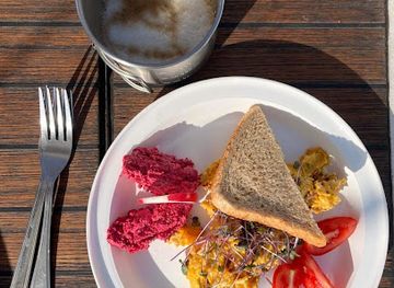 hungary/lake-balaton/restaurant/kiliti-bar-and-gastro-boat