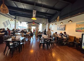 arkansas/jonesboro/restaurant/pella-cafe-greek-and-mediterranean-cuisine