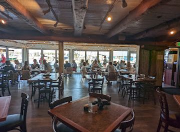 maryland/green-ridge-state-forest/restaurant/pirates-cove-restaurant-and-dock-bar