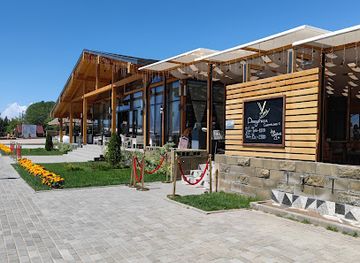 kyrgyzstan/tian-shan-mountains/restaurant/v-beach