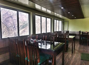 india/auli/restaurant/j-m-s-restaurant