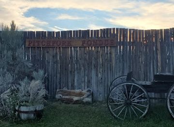 wyoming/wind-river-range/restaurant/pitchfork-fondue-western-cookout