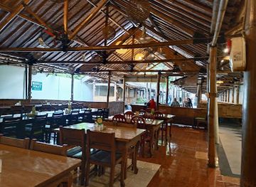 indonesia/east-java/restaurant/warung-lesehan-kebon-pring