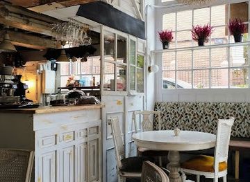 spain/madrid/malasana/restaurant/mamuka-cafe