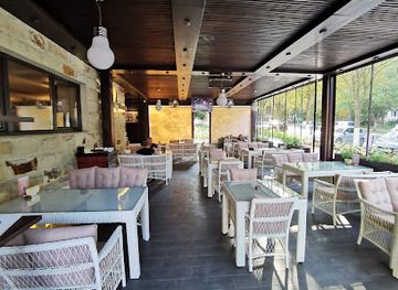 romania/moldavia/restaurant/wine-house