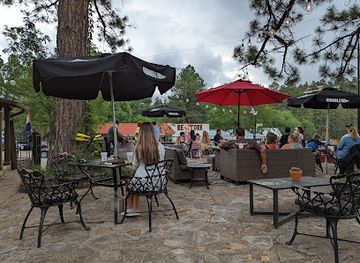 new-mexico/ruidoso/restaurant/tall-pines-beer-and-wine-garden