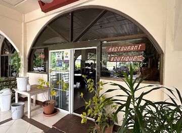 micronesia/pohnpei-island/restaurant/ocean-view-plaza-hotel