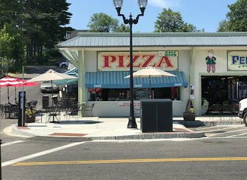 new-hampshire/laconia/restaurant/half-moon-pizza