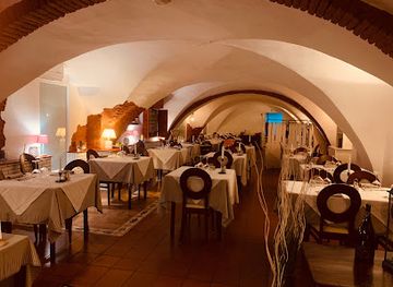 italy/modena/restaurant/taverna-dei-servi