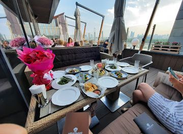 kazakhstan/nur-sultan/restaurant/on-the-roof