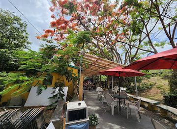 puerto-rico/caribbean-national-forest/restaurant/el-flamboyan-de-margarita