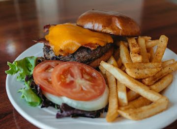 california/redding/restaurant/braided-mane-restaurant-lounge