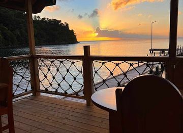 dominica/hampstead-beach/restaurant/the-almond-deck