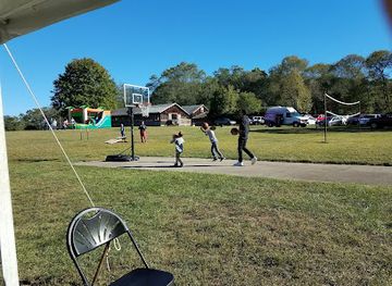 rhode-island/yawgoo-valley-ski-area-water-park/restaurant/yawgoo-bakes-barbecues