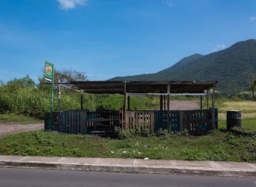 saint-kitts-and-nevis/old-road-town/restaurant/stress-out-bar