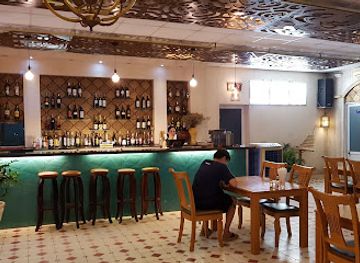 vietnam/ha-long-bay/restaurant/vinace-italian-restaurant