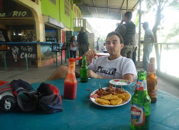 panama/san-blas-islands/restaurant/la-taberna-del-rio