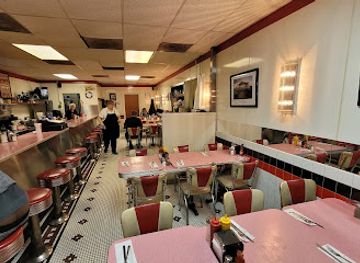 missouri/st-louis/restaurant/chili-mac-s-diner