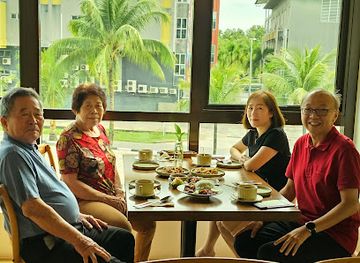 brunei/kampong-ayer/restaurant/the-daun