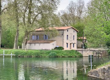 france/marais-poitevin/restaurant/auberge-de-la-roussille